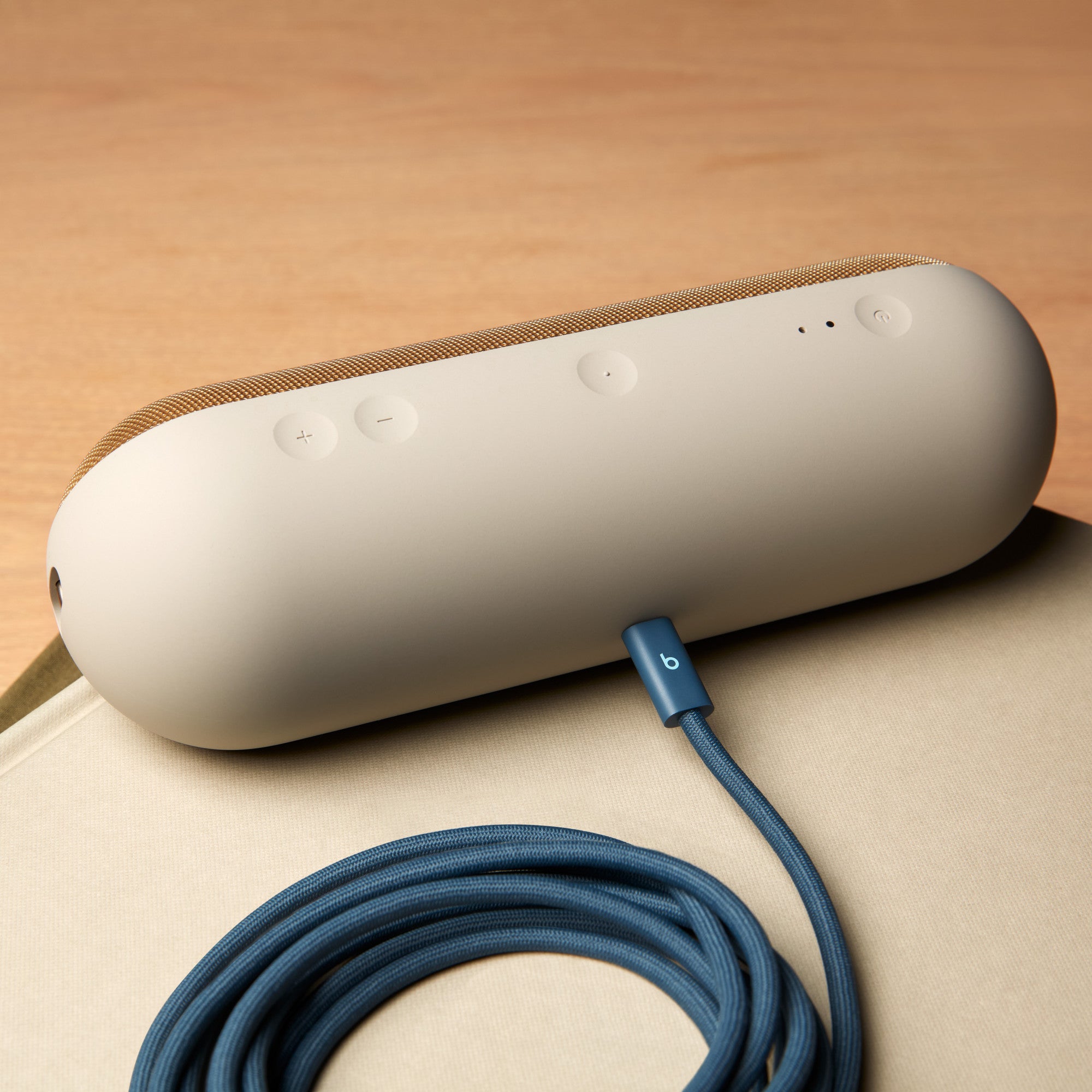 Beats USB-C to USB-C Woven Cable (3 m / 10 ft) - Nitro Navy
