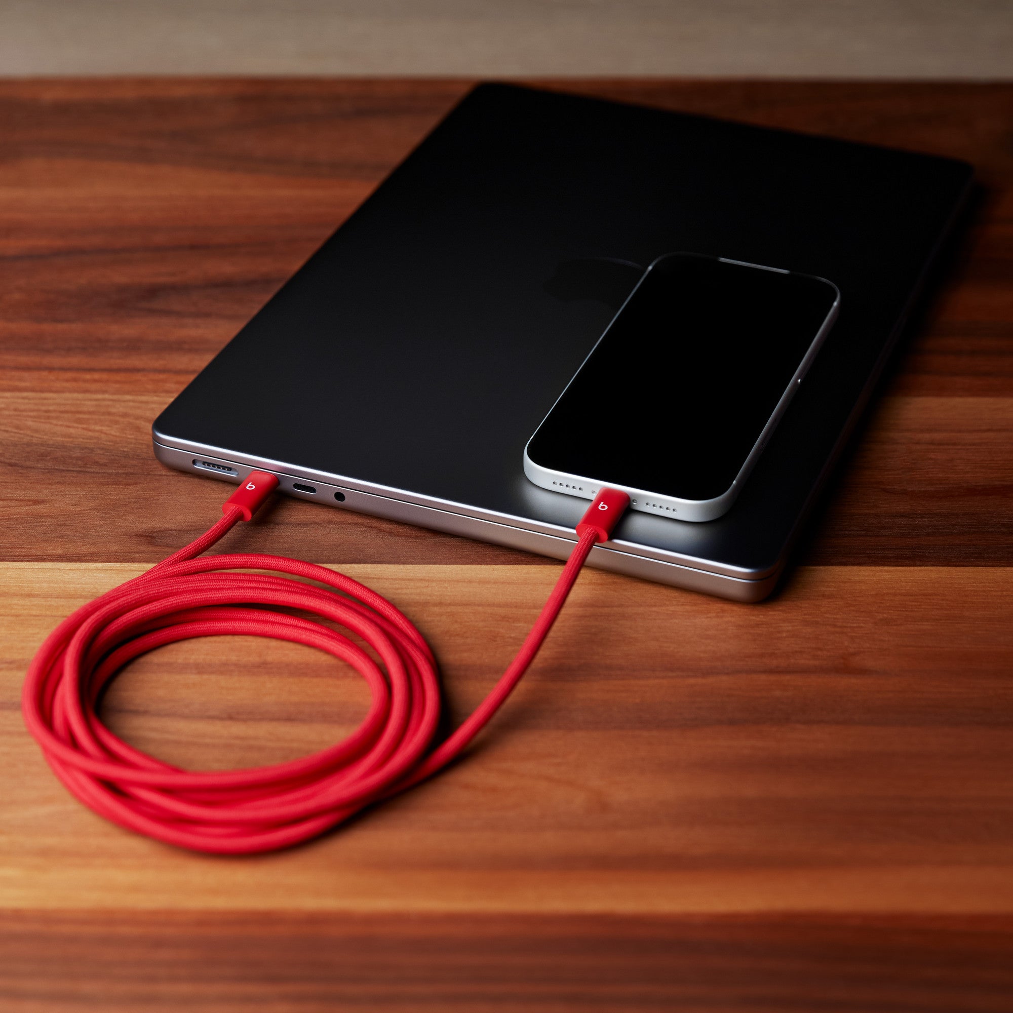 Beats USB-C to USB-C Woven Cable (3 m / 10 ft) - Rapid Red