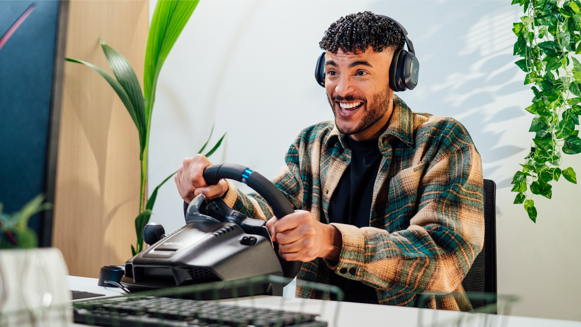 Logitech G29 Driving Force Racing Wheel